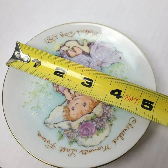 Vintage 80s Avon Mothers Day 5 inch Mini Collector Plates 1981, 1982, 1983 - Picture 5 of 11